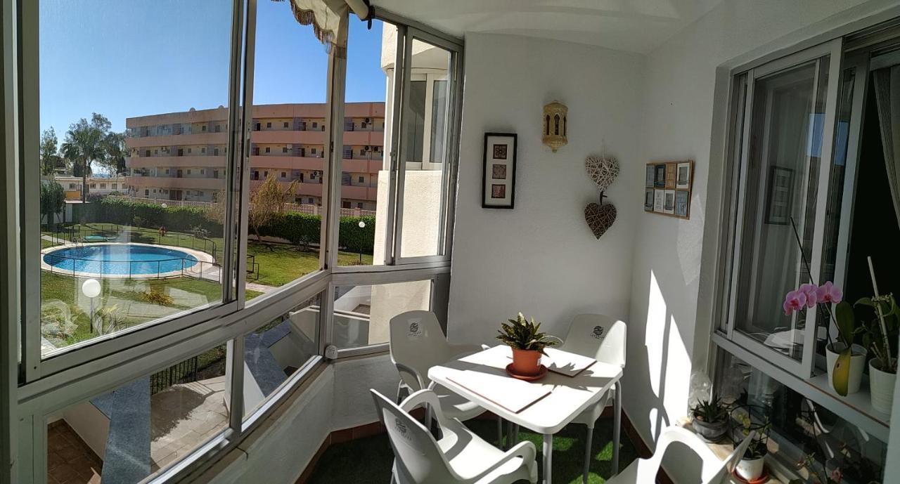 Lovely Apartment In Torremolinos Views Of The Sea, Pool, Terrace, Sofa Bed And Fully Equipped Kitchen Exterior photo