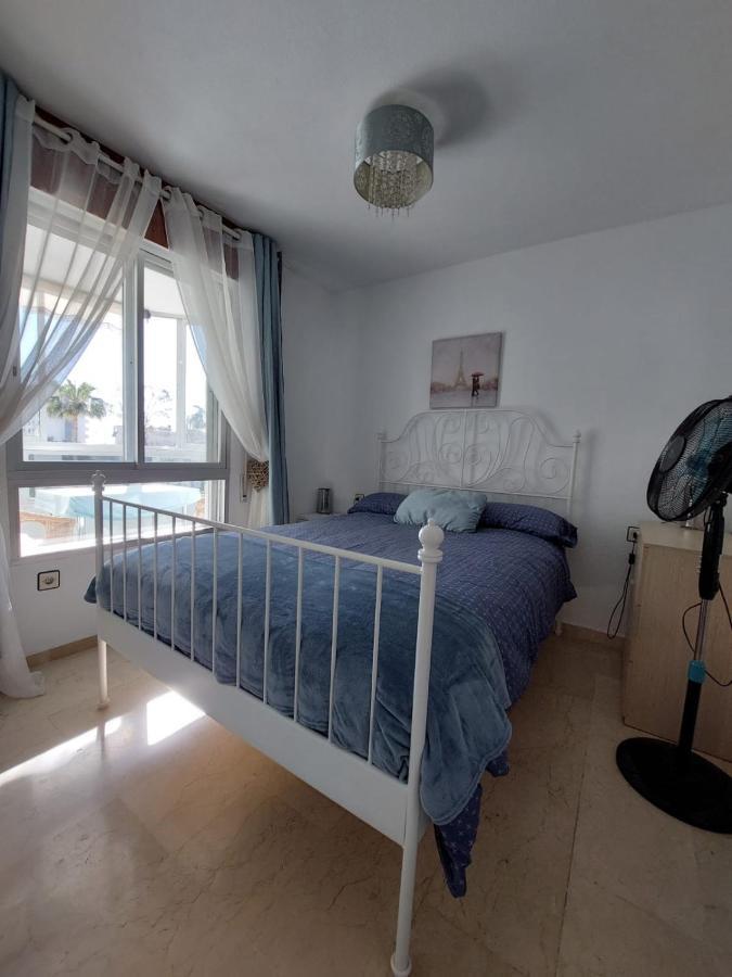 Lovely Apartment In Torremolinos Views Of The Sea, Pool, Terrace, Sofa Bed And Fully Equipped Kitchen Exterior photo