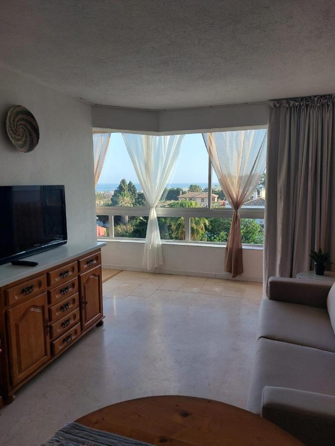 Lovely Apartment In Torremolinos Views Of The Sea, Pool, Terrace, Sofa Bed And Fully Equipped Kitchen Exterior photo