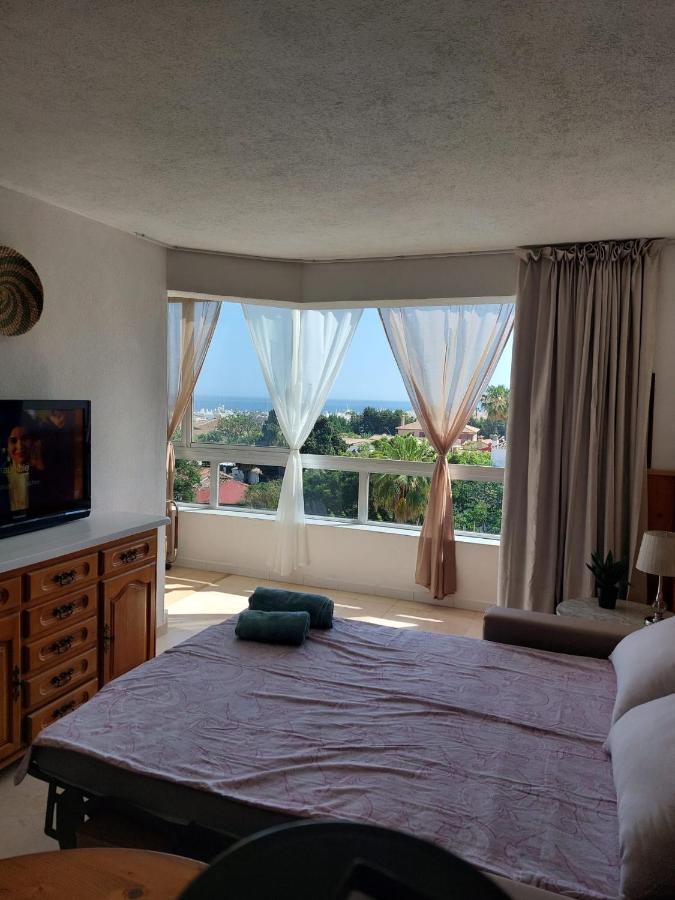 Lovely Apartment In Torremolinos Views Of The Sea, Pool, Terrace, Sofa Bed And Fully Equipped Kitchen Exterior photo